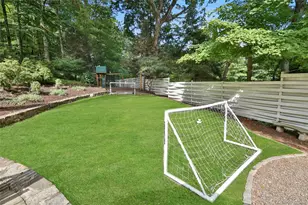 8 Old Roaring Brook Rd, Mount Kisco, NY 10549 - Photo 10