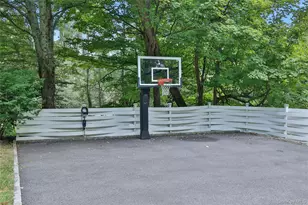 8 Old Roaring Brook Rd, Mount Kisco, NY 10549 - Photo 20