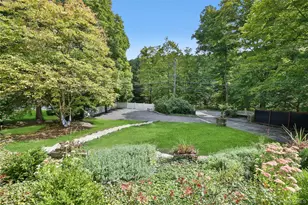 8 Old Roaring Brook Rd, Mount Kisco, NY 10549 - Photo 6