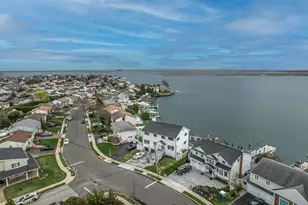 2959 Clubhouse Rd, Merrick, NY 11566 - Photo 8