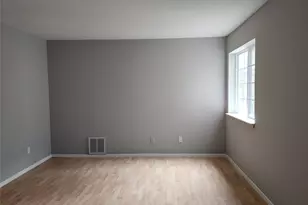 288 Ranch Cir, Manorville, NY 11949 - Photo 4