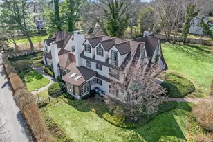 3 Wincoma Dr, Huntington, NY 11743 - Photo 2