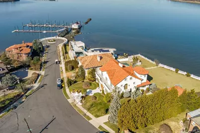 118 Malba Drive, Whitestone, NY 11357 - Photo 32