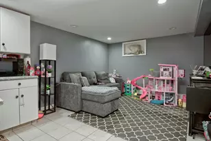 24 Gilroy Ave, Uniondale, NY 11553 - Photo 12