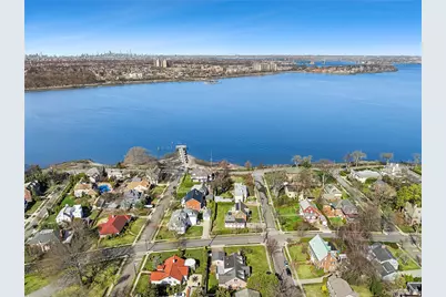 104 Grosvenor, Douglaston, NY 11363 - Photo 4