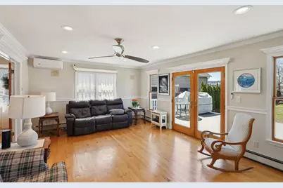 230 W Islip Road, West Islip, NY 11795 - Photo 10