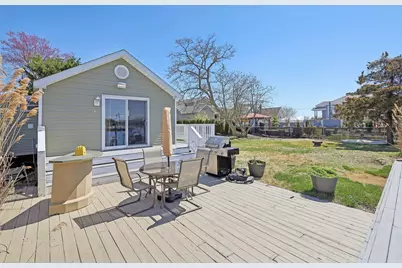 230 W Islip Road, West Islip, NY 11795 - Photo 42