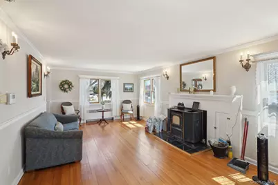 230 W Islip Road, West Islip, NY 11795 - Photo 10