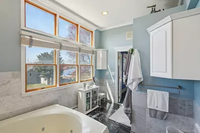 230 W Islip Road, West Islip, NY 11795 - Photo 30