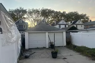 129-40 135th St, Jamaica, NY 11420 - Photo 6