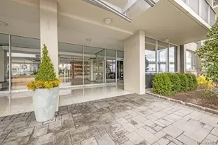 166-25 Powells Cove Blvd, Whitestone, NY 11357 - Photo 24