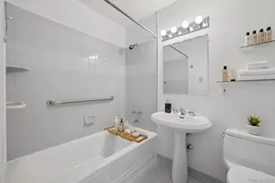 166-25 Powells Cove Blvd, Whitestone, NY 11357 - Photo 16