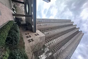 330 E 38th St, New York, NY 10016 - Photo 6