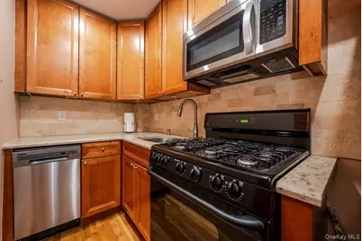 370 W Broadway #4J, Long Beach, NY 11561 - Photo 8