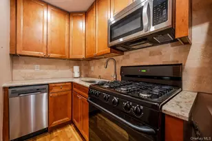 370 W Broadway, Long Beach, NY 11561 - Photo 8