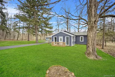 16 Titus Road, Poughkeepsie, NY 12603 - Photo 2