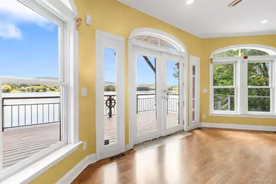 545 Shore Drive, New Windsor, NY 12553 - Photo 6