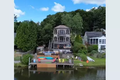 545 Shore Drive, New Windsor, NY 12553 - Photo 2