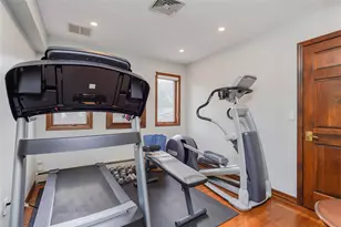 42 Elmhurst Ave, New York, NY 10301 - Photo 4