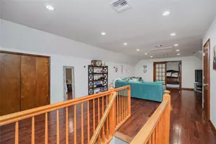 42 Elmhurst Ave, New York, NY 10301 - Photo 10