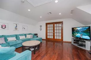 42 Elmhurst Ave, New York, NY 10301 - Photo 12