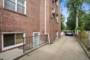 1214 Pelham Pkwy S, Bronx, NY 10461 - Photo 4