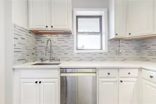 143-50 Hoover Ave, Briarwood, NY 11435 - Photo 8