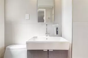 143-50 Hoover Ave, Briarwood, NY 11435 - Photo 18