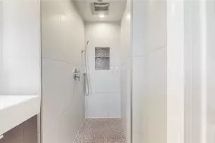 143-50 Hoover Ave, Briarwood, NY 11435 - Photo 20