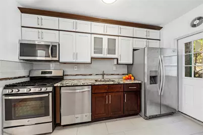 49 Marble Hill Avenue, New York (Manhattan), NY 10463 - Photo 4