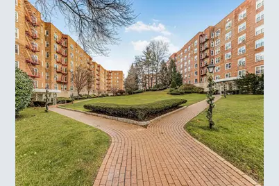 1304 Midland Avenue #C35, Yonkers, NY 10704 - Photo 16