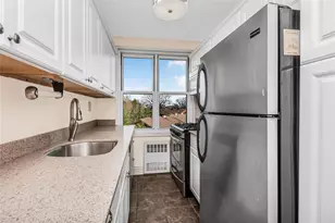 1304 Midland Ave, Yonkers, NY 10704 - Photo 6