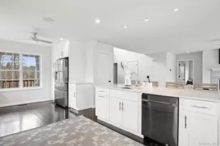 71 Old Canoe Place Rd, Hampton Bays, NY 11946 - Photo 10