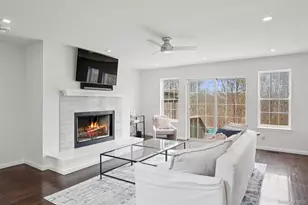 71 Old Canoe Place Rd, Hampton Bays, NY 11946 - Photo 12