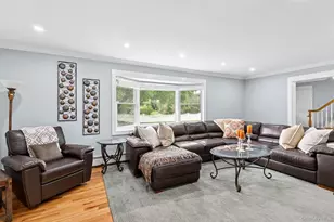 48 Fanning Ave, Hampton Bays, NY 11946 - Photo 6