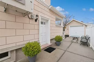 87-15 258th St, Floral Park, NY 11001 - Photo 30