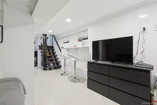 87-15 258th St, Floral Park, NY 11001 - Photo 18