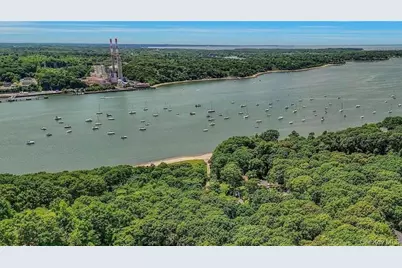 18 Bell Circle, Port Jefferson, NY 11777 - Photo 8