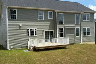 21 Dartmouth Dr, Poughkeepsie, NY 12603 - Photo 2