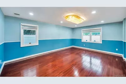 6 Garden Circle, Syosset, NY 11791 - Photo 10