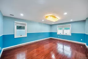 6 Garden Cir, Syosset, NY 11791 - Photo 10