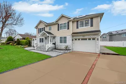 6 Garden Circle, Syosset, NY 11791 - Photo 2