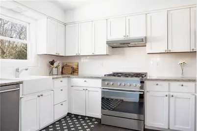 2 Captains Walk, East Hampton, NY 11937 - Photo 8