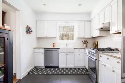 2 Captains Walk, East Hampton, NY 11937 - Photo 12