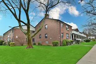 196-65 69th Ave, Fresh Meadows, NY 11365 - Photo 22