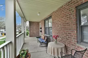 196-65 69th Ave, Fresh Meadows, NY 11365 - Photo 4