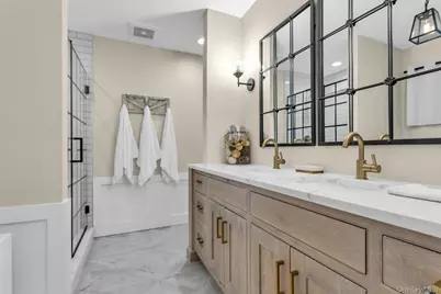 One Jerry Lane, Glen Cove, NY 11542 - Photo 16