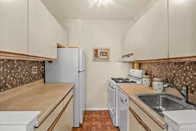 5601 Riverdale Avenue #5F, Bronx, NY 10471 - Photo 12