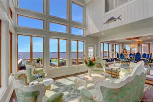 505 East Dr, Copiague, NY 11726 - Photo 4