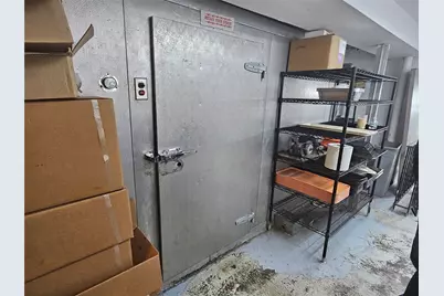 69-40 Myrtle Avenue, Glendale, NY 11385 - Photo 16